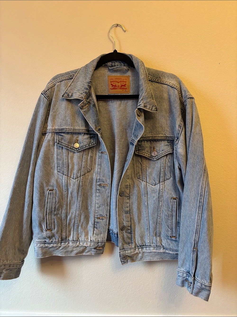 Levi's Light Blue Denim Jacket - Classic Trucker Style XL